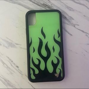 WILDFLOWER GREEN FLAME IPHONE XR CASE